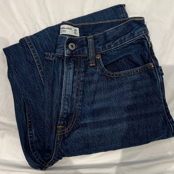 Abercrombie High-Rise Loose Jean in Dark Wash, Long Length - Picture 7 of 8